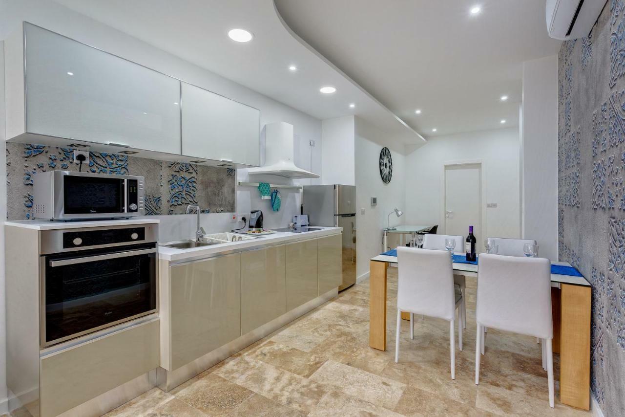 Modern 2 Bedroom Apartment In St Julians San Ġiljan Kültér fotó