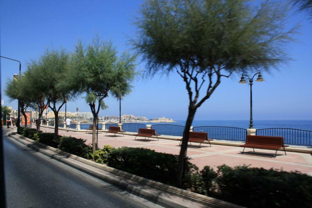 Modern 2 Bedroom Apartment In St Julians San Ġiljan Kültér fotó